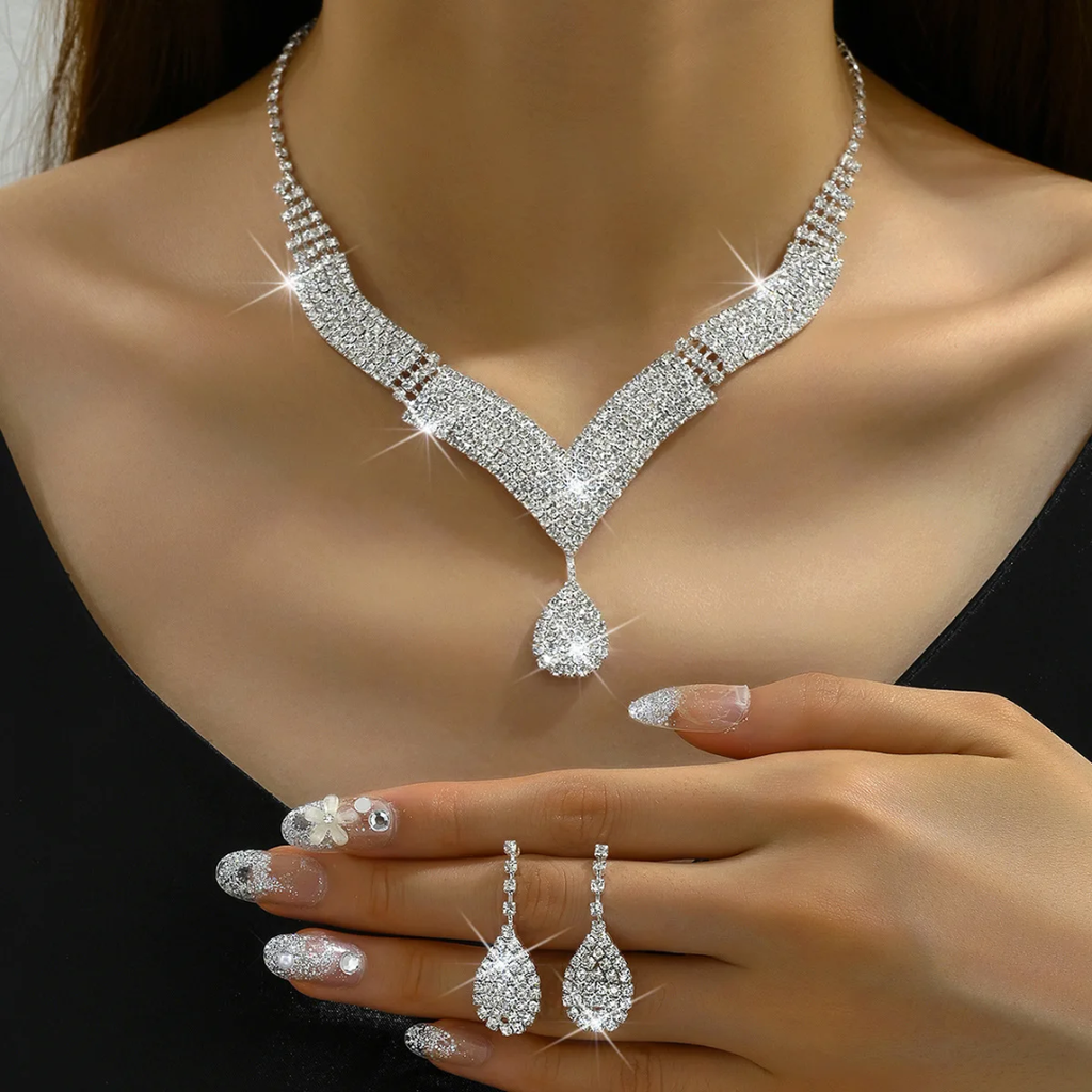 Essence Luxury Strass