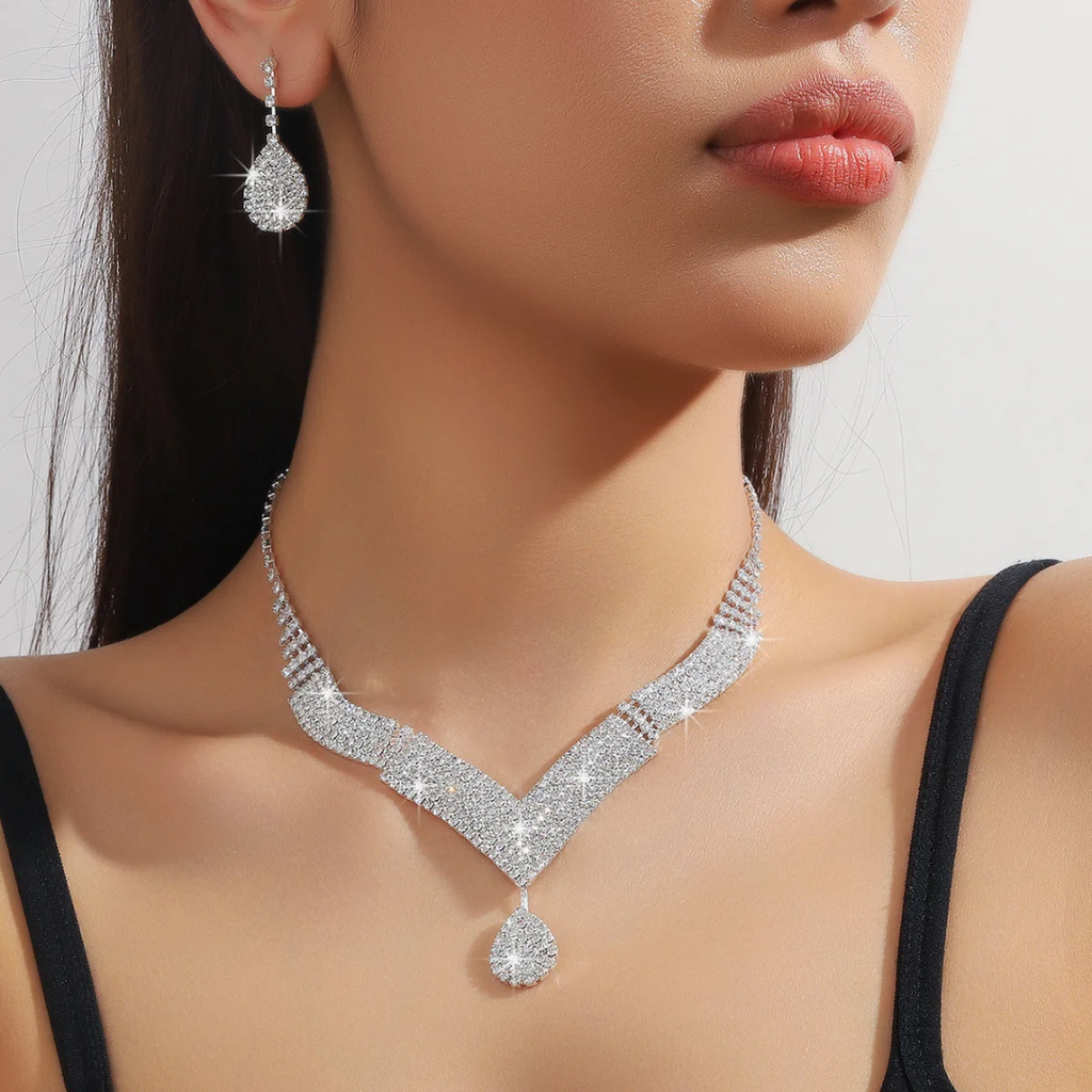 Essence Luxury Strass