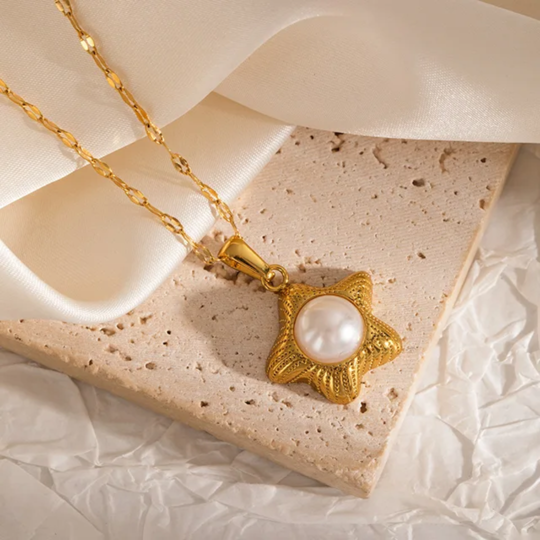 Luvia Necklace