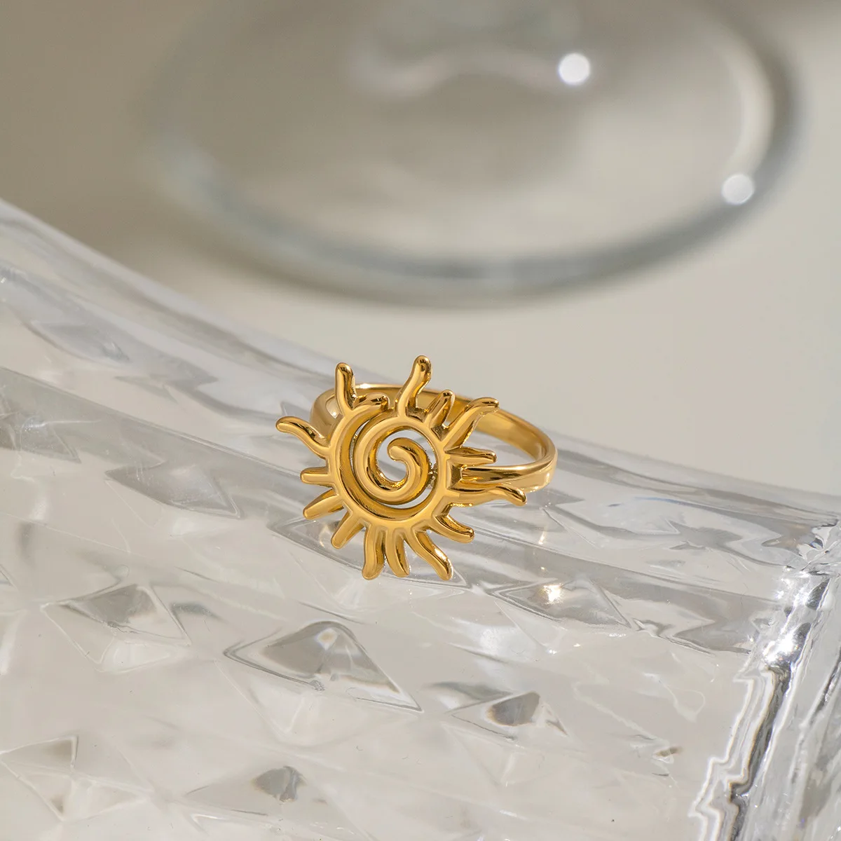 Solis Ring