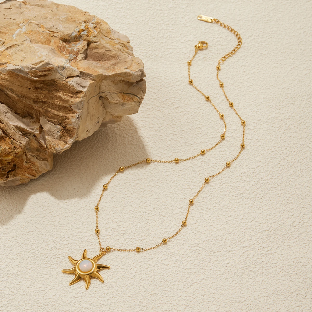 Lunara Necklace