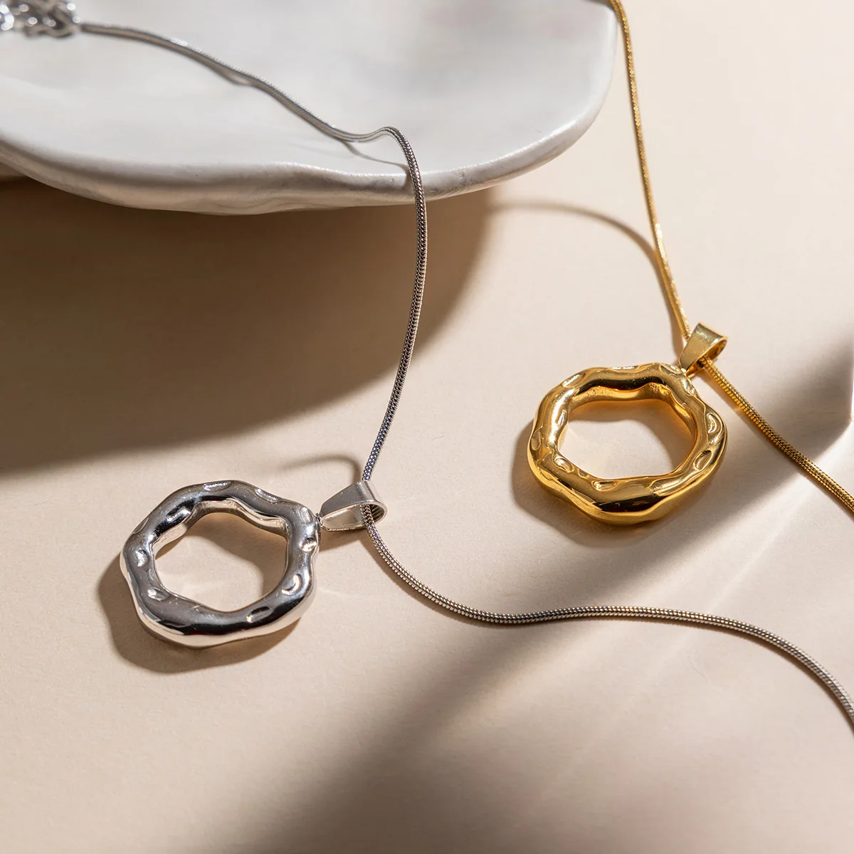 Aureo Circle Necklace