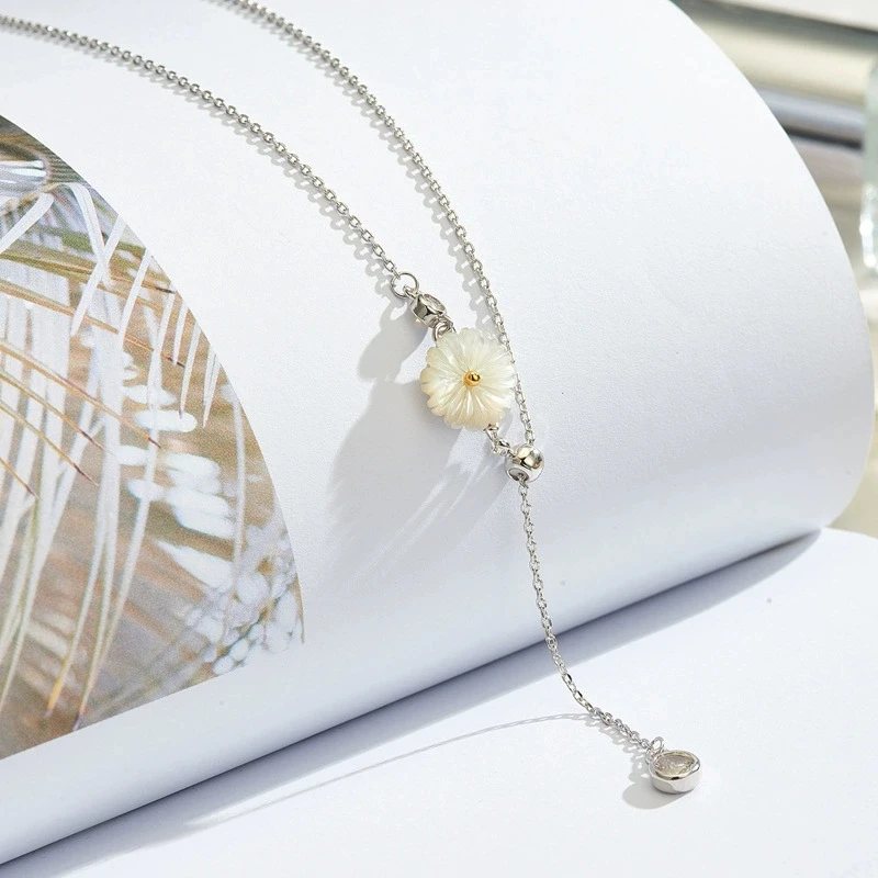 Daisy Pearl Necklace