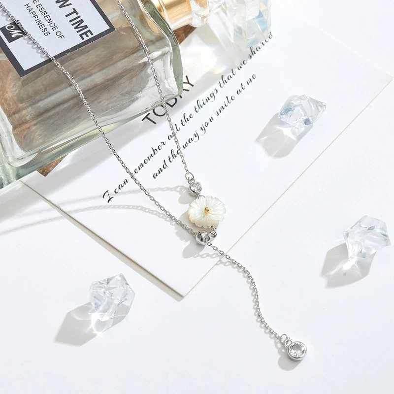 Daisy Pearl Necklace
