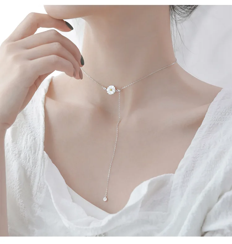 Daisy Pearl Necklace