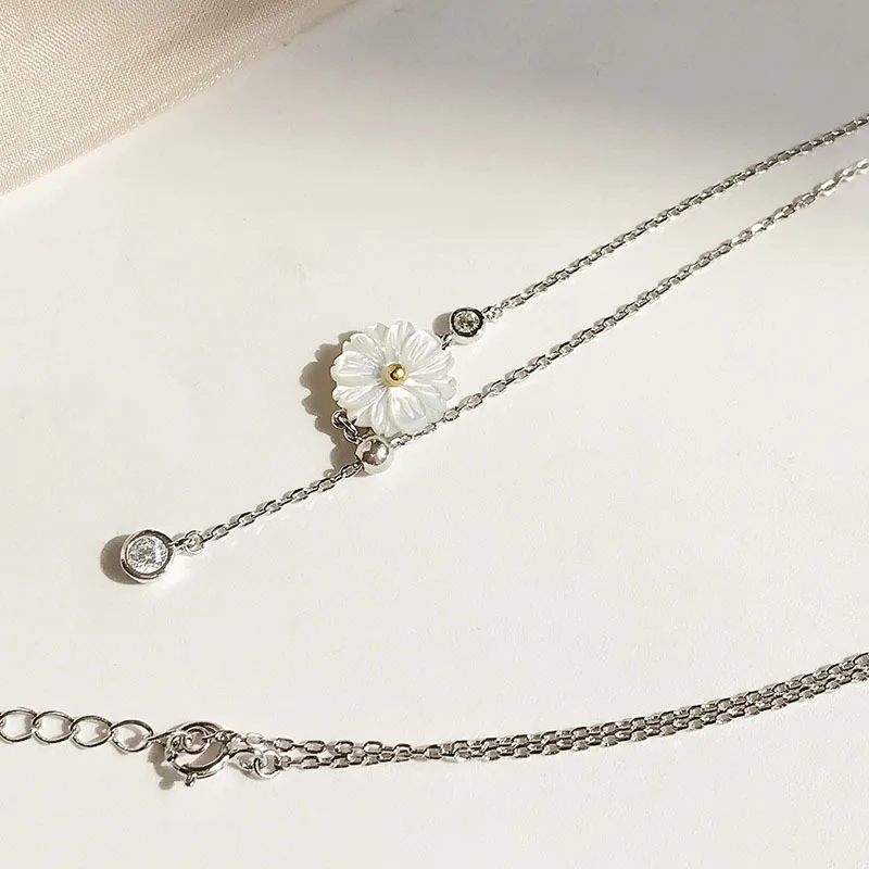 Daisy Pearl Necklace