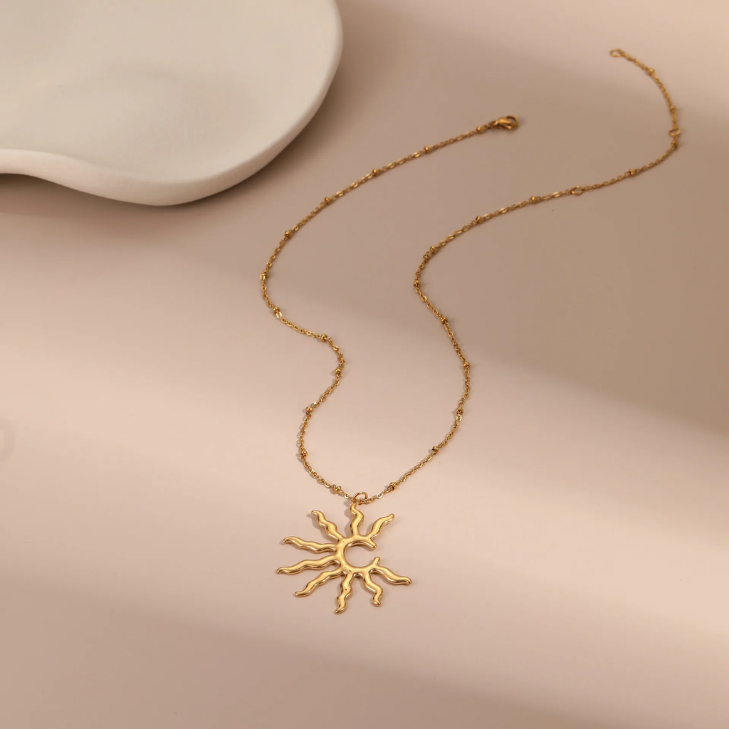 Helia Necklace