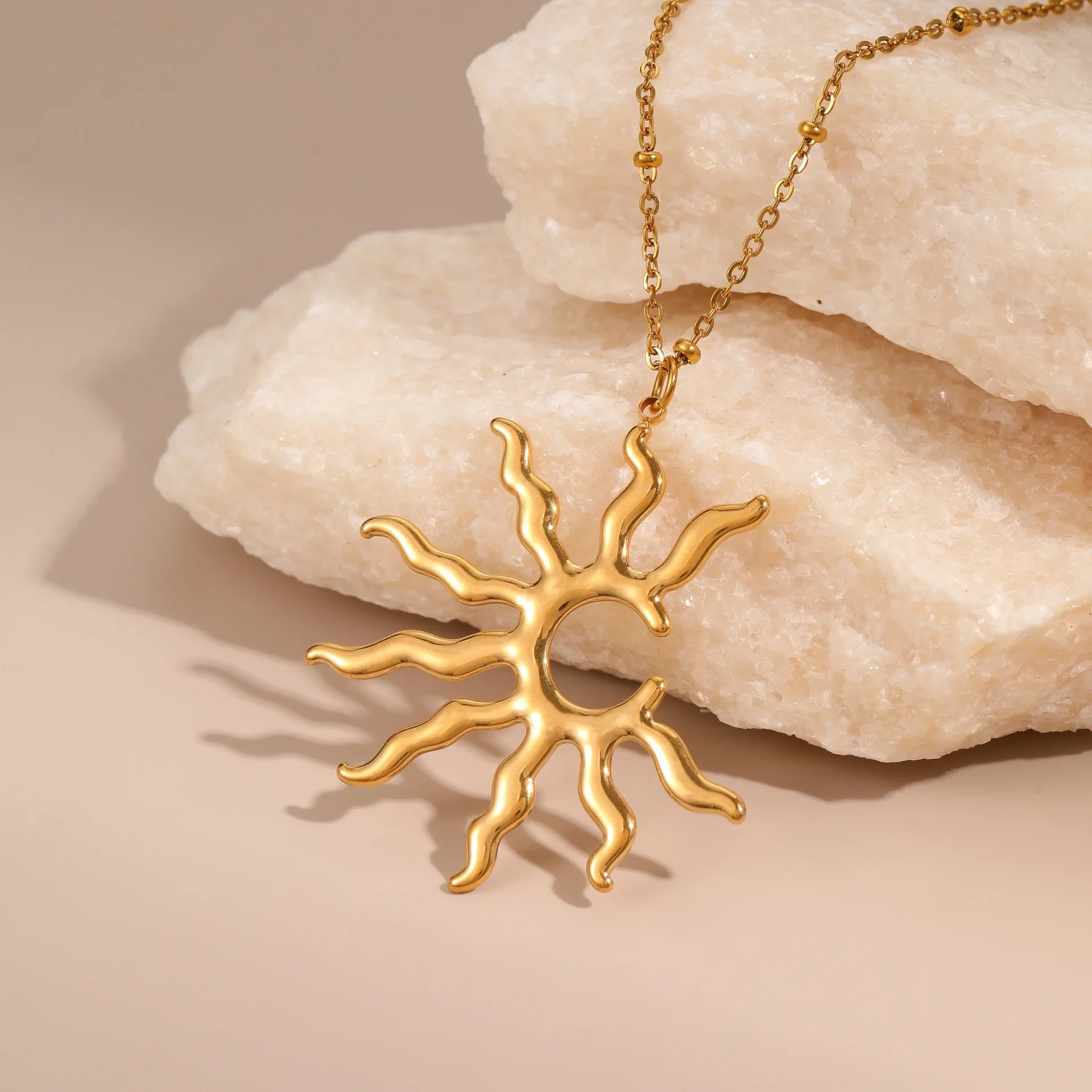 Helia Necklace