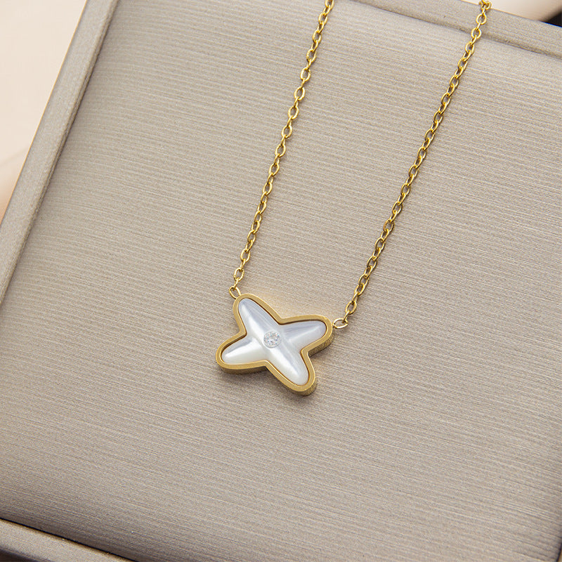 Collier X