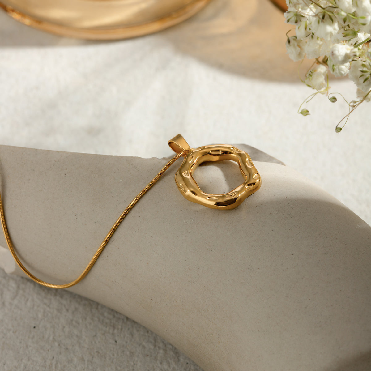 Aureo Circle Necklace