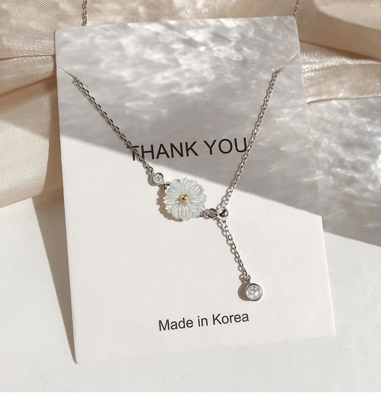 Daisy Pearl Necklace