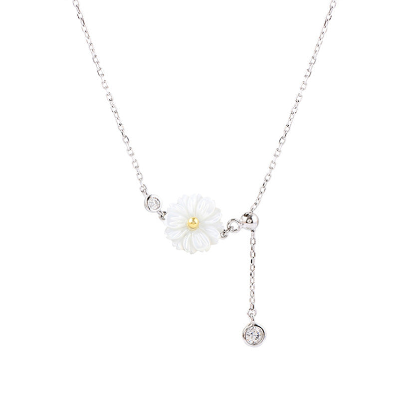 Daisy Pearl Necklace