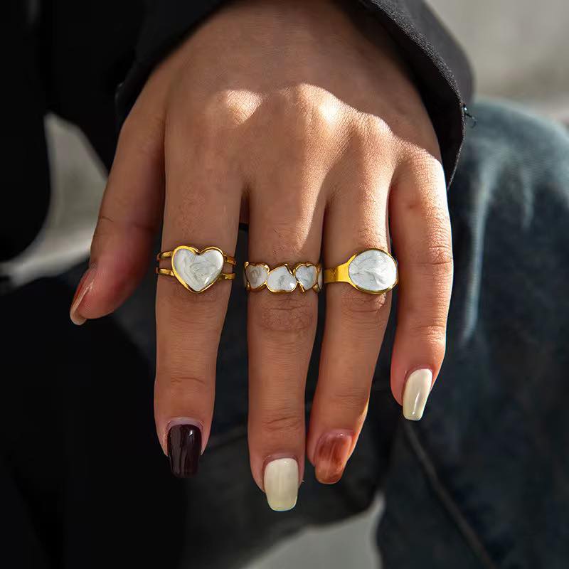 خاتم القلب الأبيض 