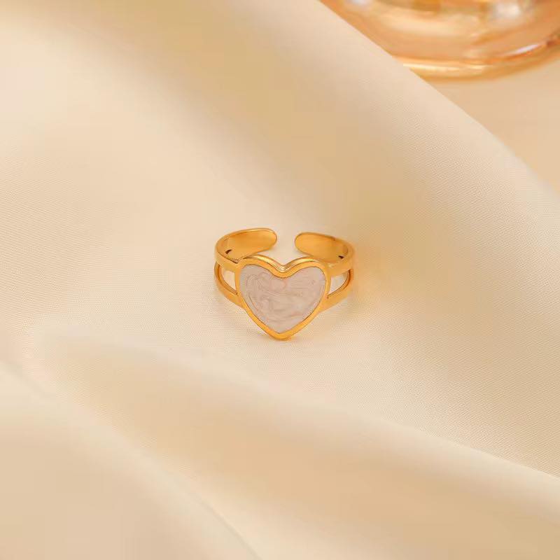 خاتم القلب الأبيض 