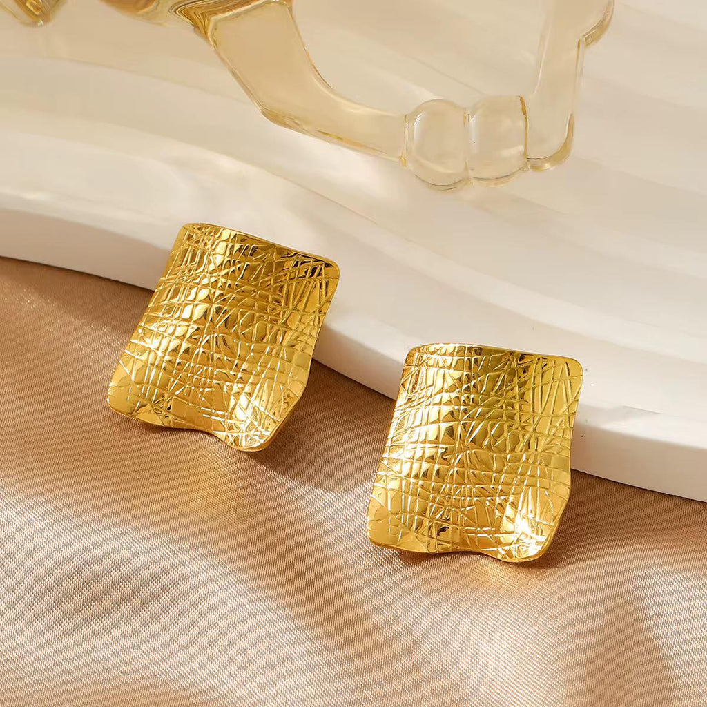 Plack Gold Earrings