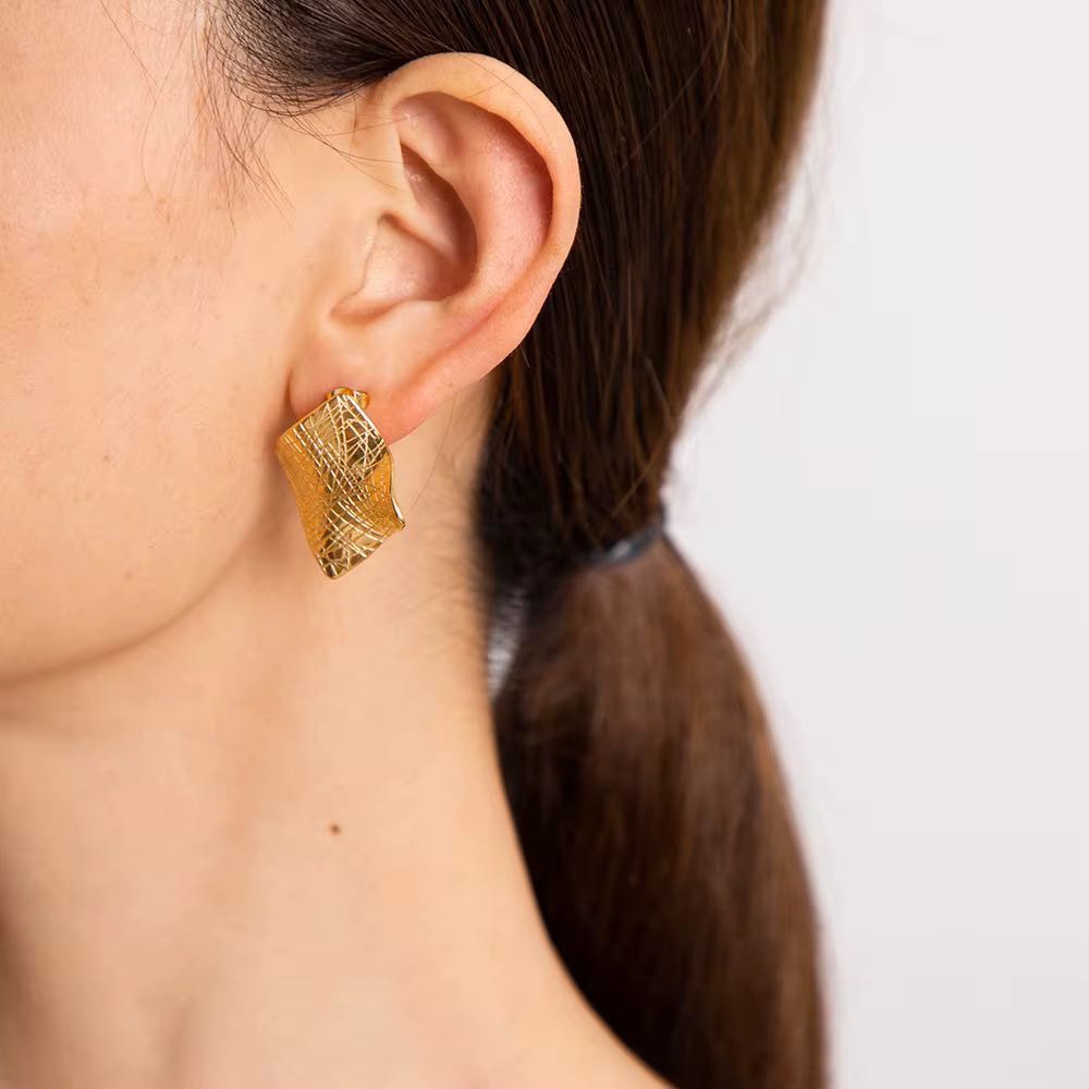 Plack Gold Earrings